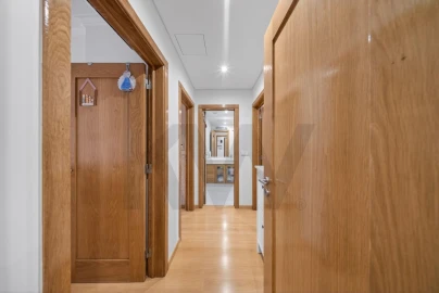 Apartamento T3 para Venda em Carnaxide e Queijas
