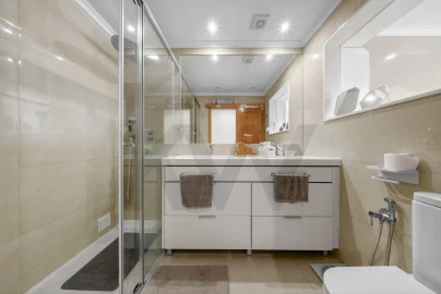 Apartamento T3 para Venda em Carnaxide e Queijas