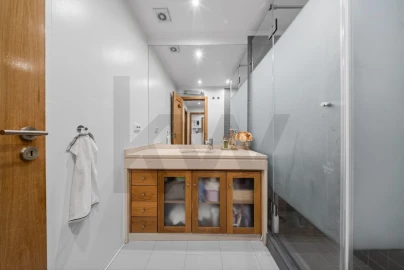 Apartamento T3 para Venda em Carnaxide e Queijas