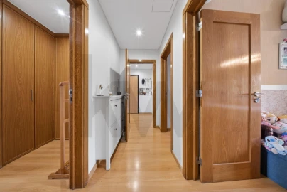 Apartamento T3 para Venda em Carnaxide e Queijas