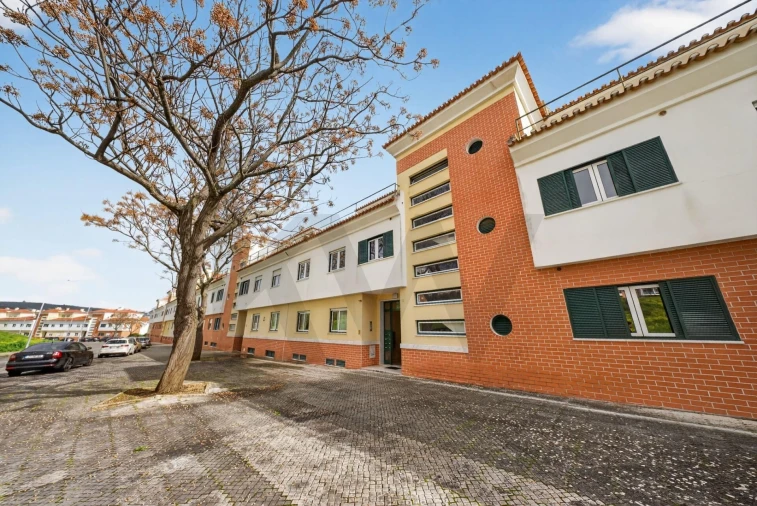 Apartamento T3 para Venda em Carnaxide e Queijas Foto 55