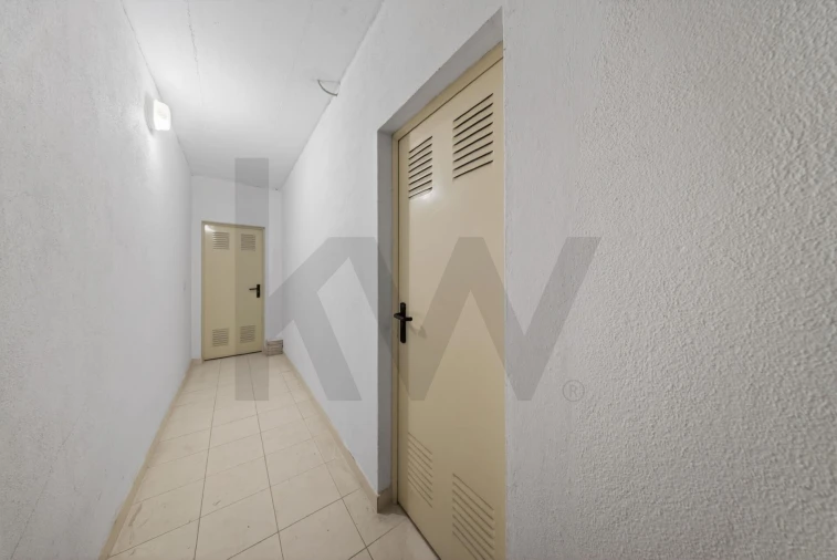 Apartamento T3 para Venda em Carnaxide e Queijas Foto 52