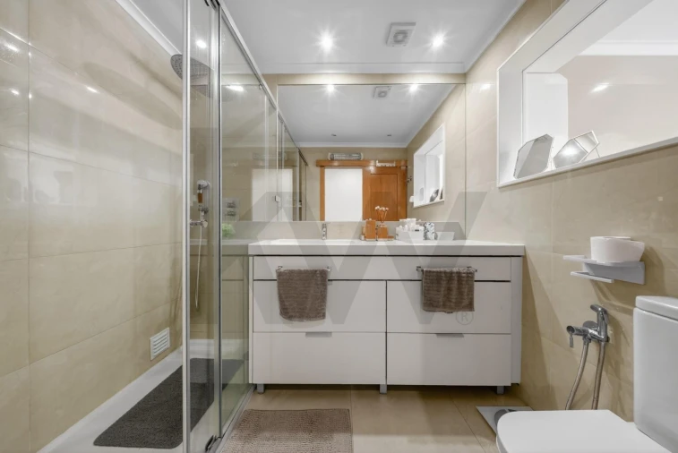 Apartamento T3 para Venda em Carnaxide e Queijas Foto 31