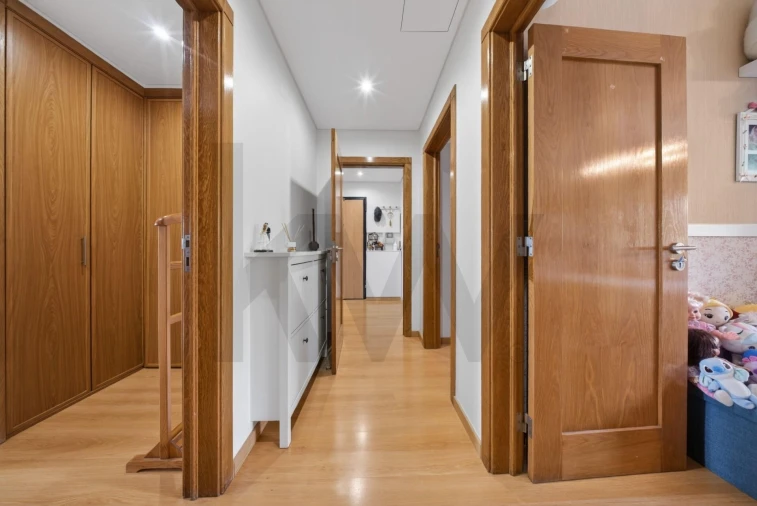 Apartamento T3 para Venda em Carnaxide e Queijas Foto 29