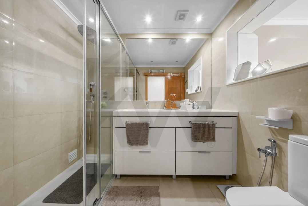 Apartamento T3 para Venda em Carnaxide e Queijas Foto 31