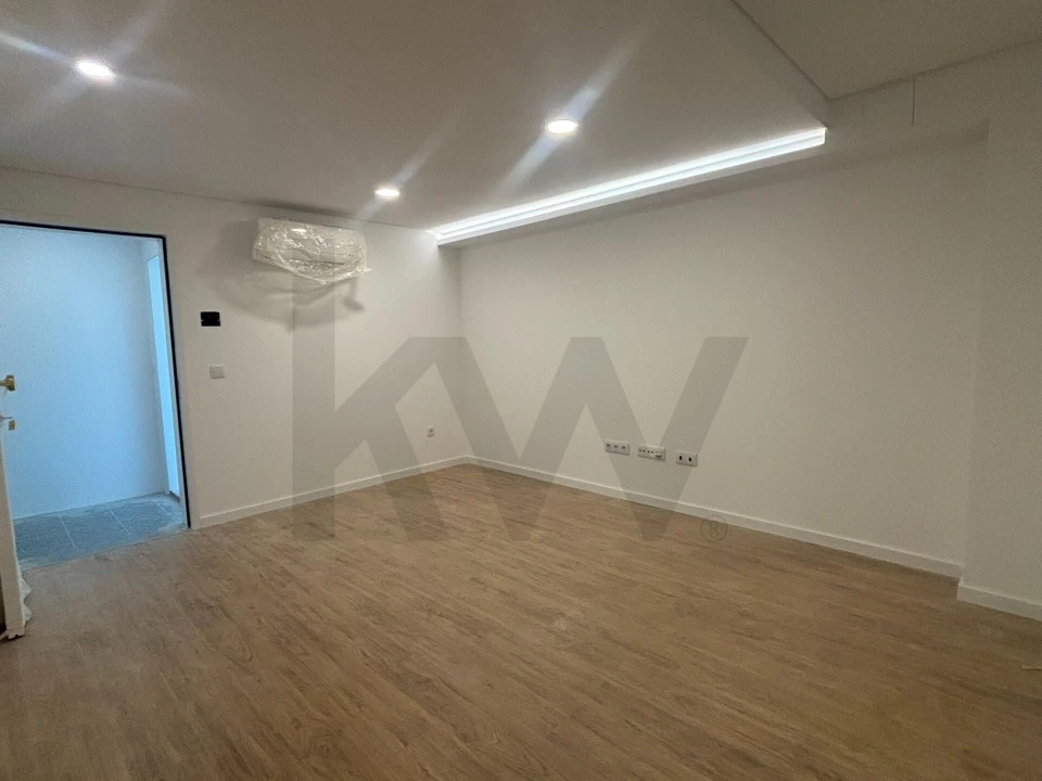 Apartamento T1 para Venda em Requeixo, Nossa Senhora de Fátima e Nariz Foto 4