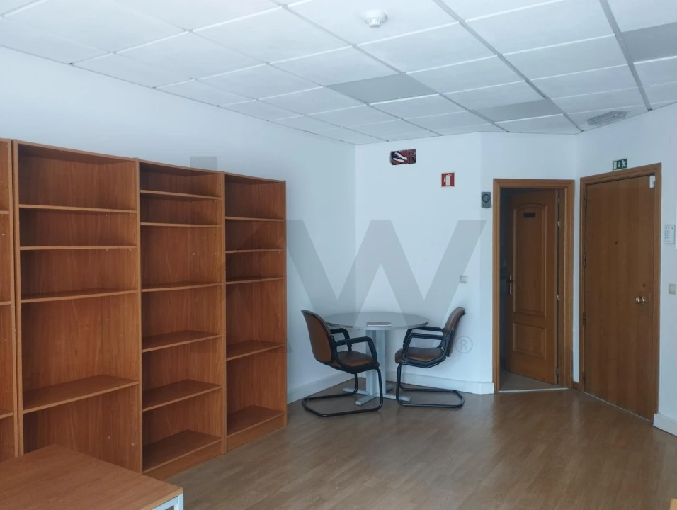 Escritório para Arrendamento em Carnide Foto 4