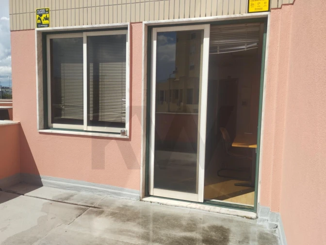 Escritório para Arrendamento em Carnide Foto 7