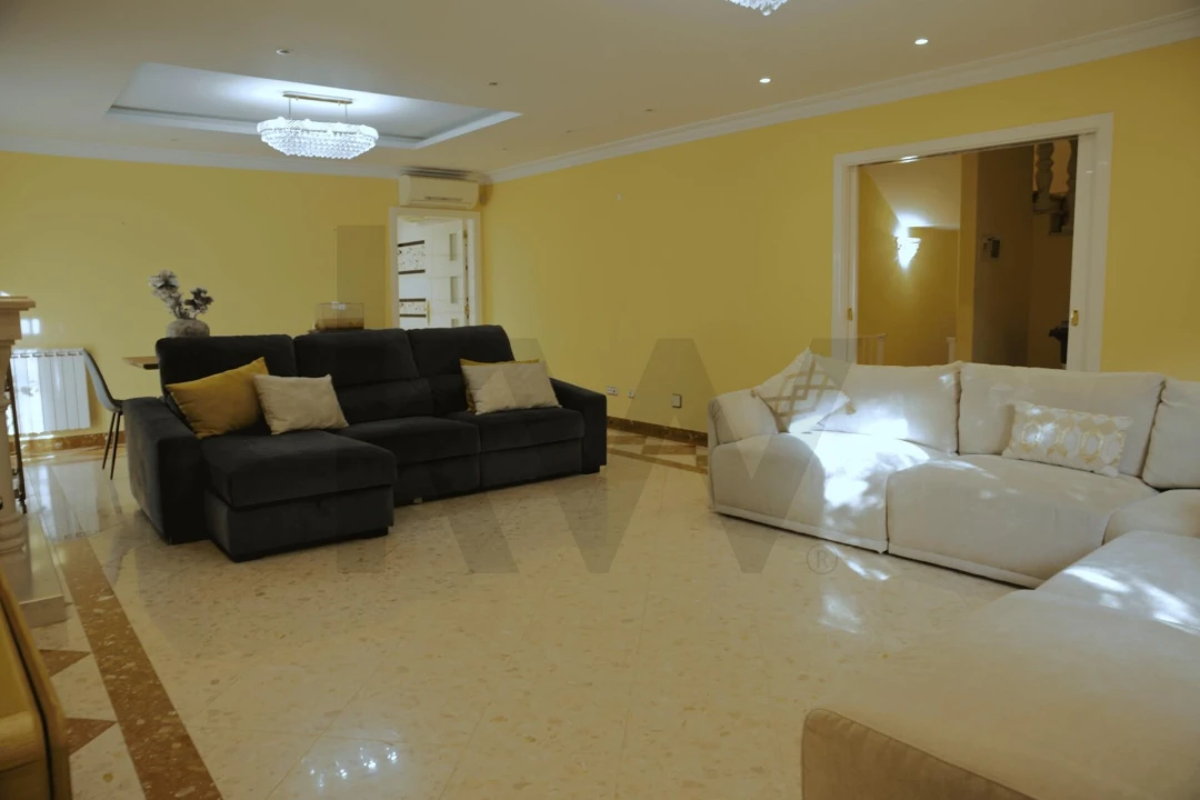 Moradia T5 para Venda em Santa Iria de Azoia, São João da Talha e Bobadela Foto 5