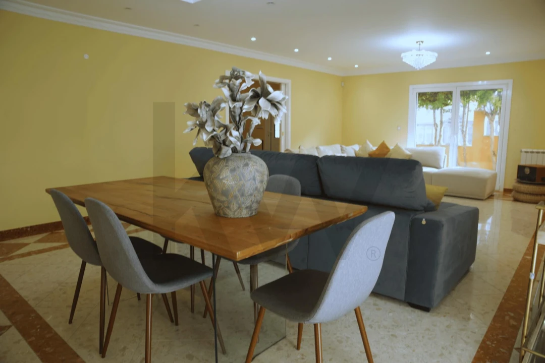 Moradia T5 para Venda em Santa Iria de Azoia, São João da Talha e Bobadela Foto 4