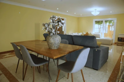 Moradia T5 para Venda em Santa Iria de Azoia, São João da Talha e Bobadela