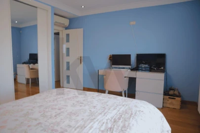 Moradia T5 para Venda em Santa Iria de Azoia, São João da Talha e Bobadela