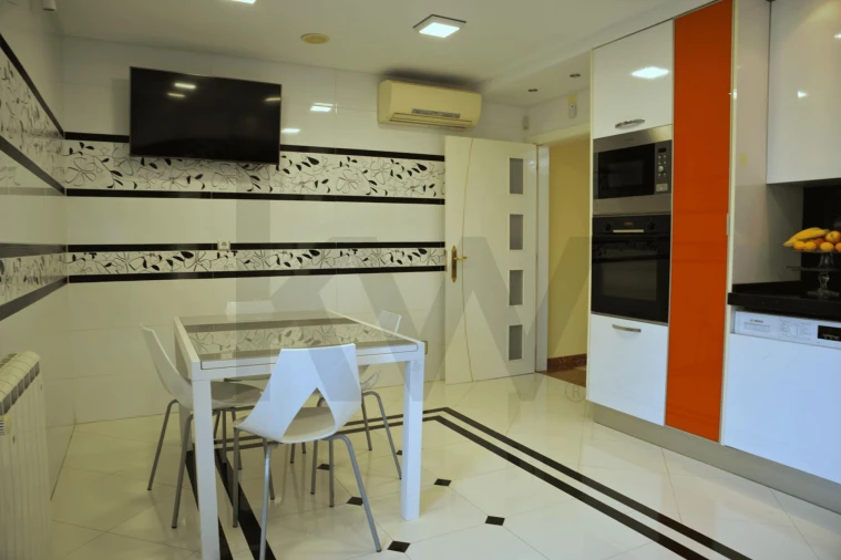 Moradia T5 para Venda em Santa Iria de Azoia, São João da Talha e Bobadela Foto 8