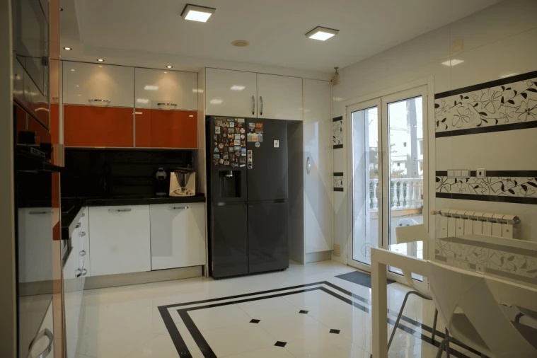 Moradia T5 para Venda em Santa Iria de Azoia, São João da Talha e Bobadela Foto 7