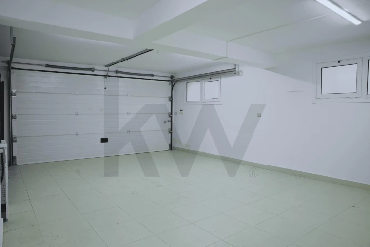 Moradia T5 para Venda em Santa Iria de Azoia, São João da Talha e Bobadela Foto 25