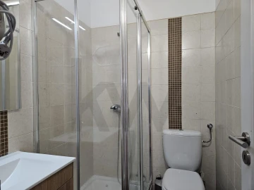 Apartamento T1 para Arrendamento em Santo Antonio dos Olivais