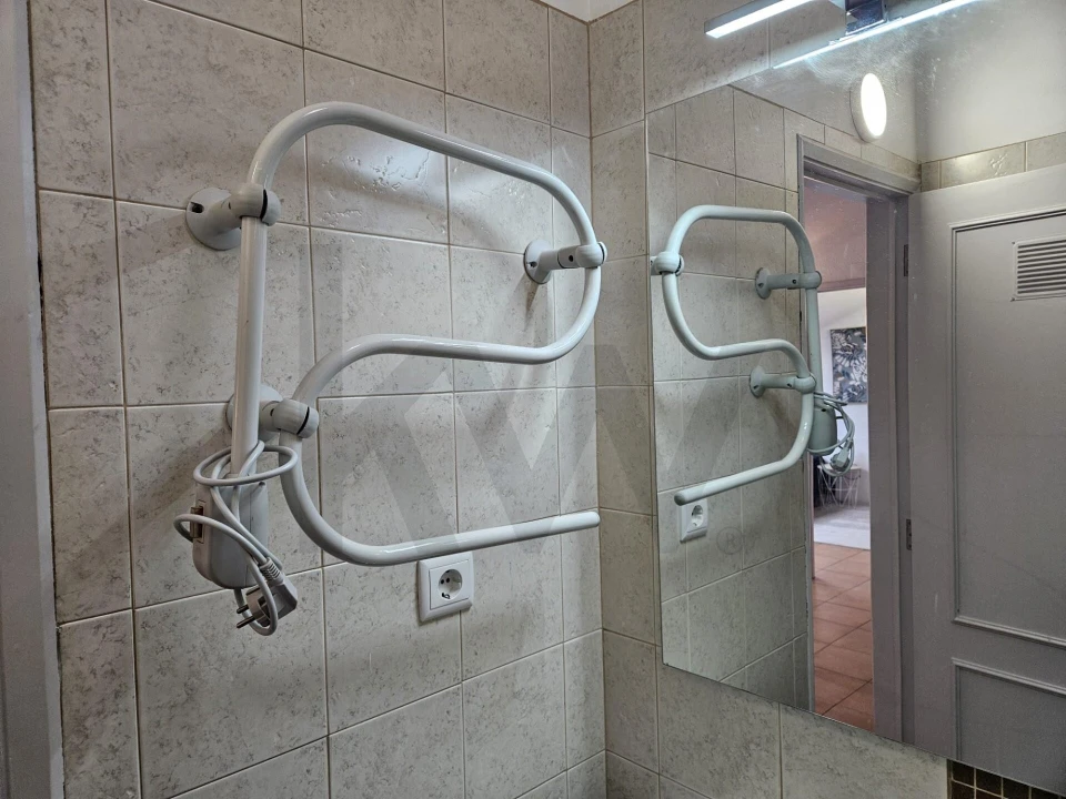 Apartamento T1 para Arrendamento em Santo Antonio dos Olivais Foto 13