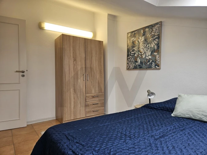 Apartamento T1 para Arrendamento em Santo Antonio dos Olivais Foto 15