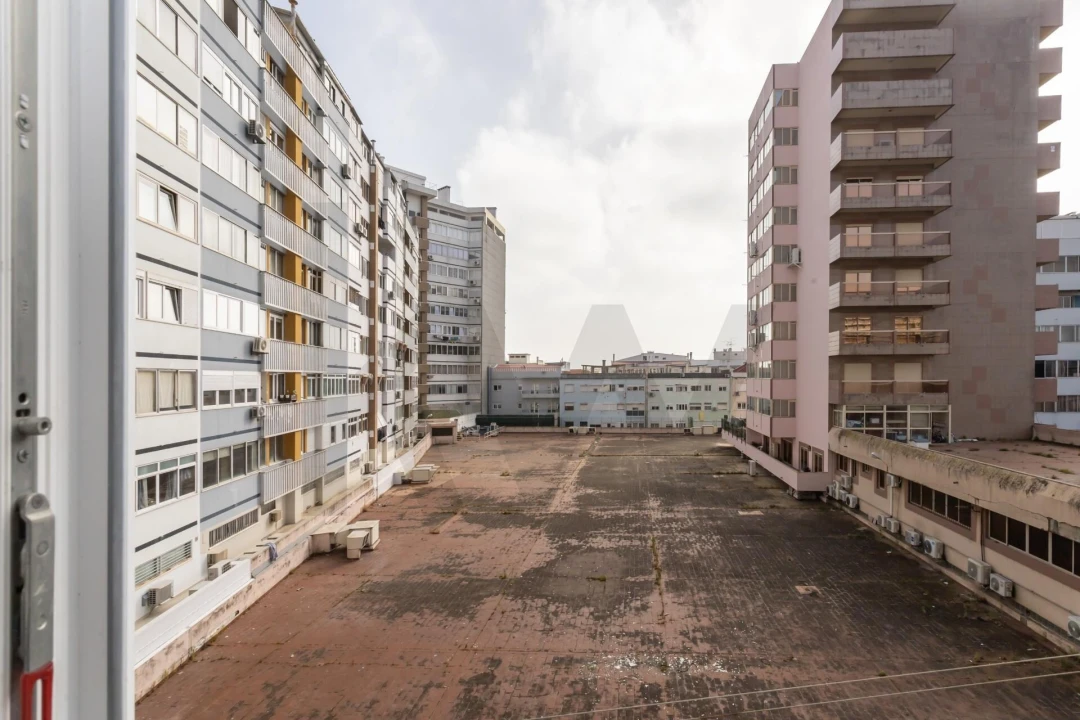 Apartamento T4 para Arrendamento em Almada, Cova da Piedade, Pragal e Cacilhas Foto 35