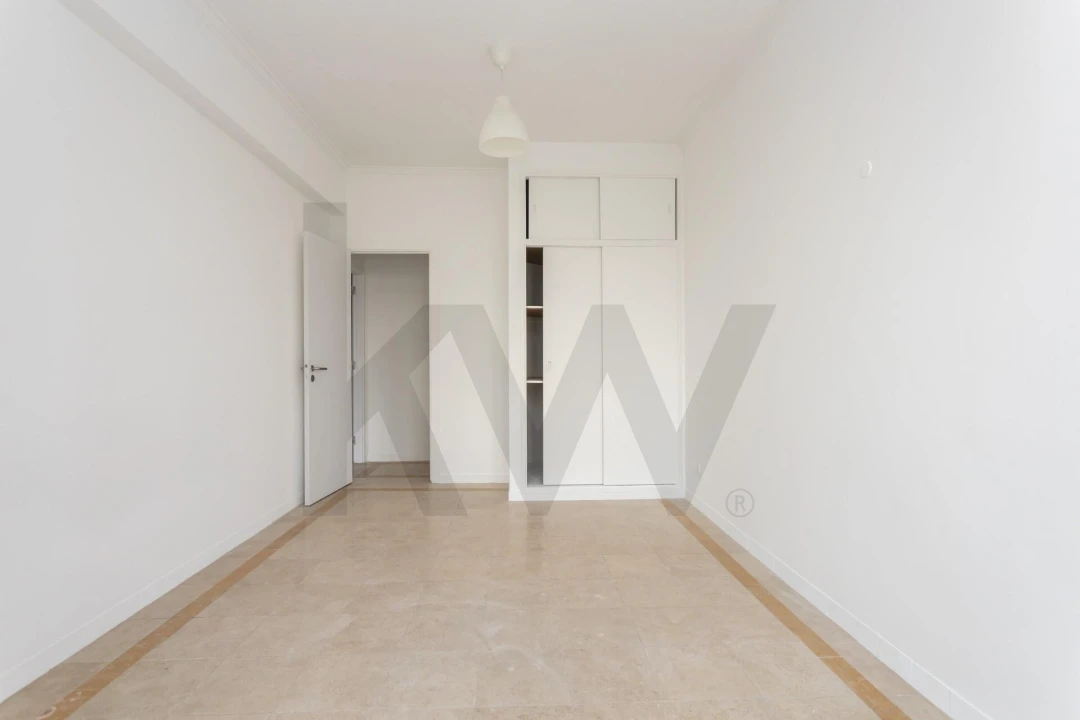 Apartamento T4 para Arrendamento em Almada, Cova da Piedade, Pragal e Cacilhas Foto 11
