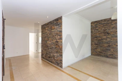 Apartamento T4 para Arrendamento em Almada, Cova da Piedade, Pragal e Cacilhas