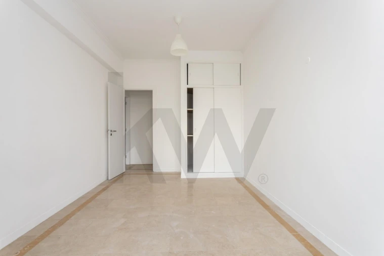 Apartamento T4 para Arrendamento em Almada, Cova da Piedade, Pragal e Cacilhas Foto 11