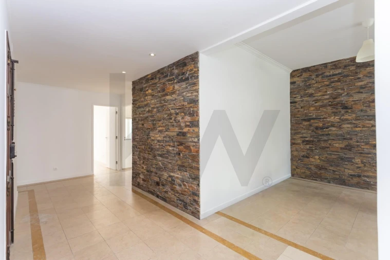 Apartamento T4 para Arrendamento em Almada, Cova da Piedade, Pragal e Cacilhas Foto 7