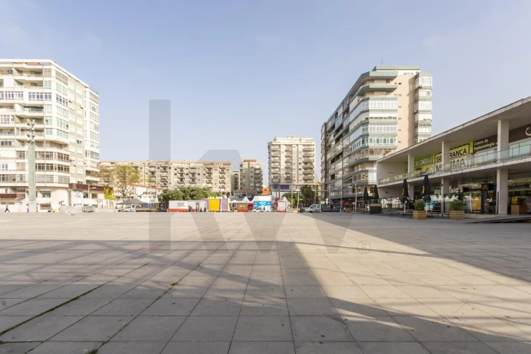 Apartamento T4 para Arrendamento em Almada, Cova da Piedade, Pragal e Cacilhas Foto 31