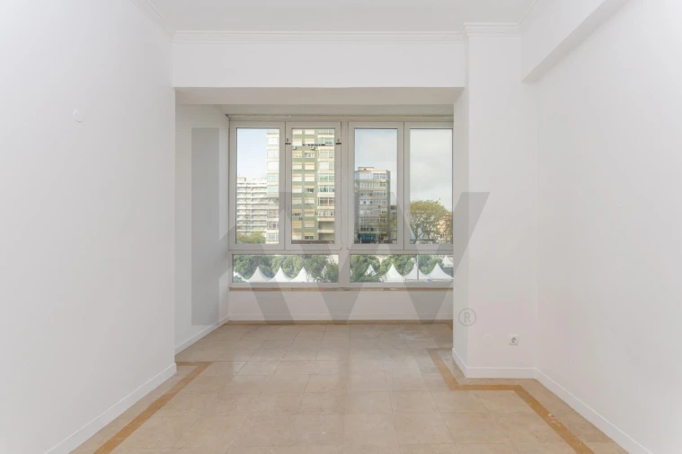 Apartamento T4 para Arrendamento em Almada, Cova da Piedade, Pragal e Cacilhas Foto 16