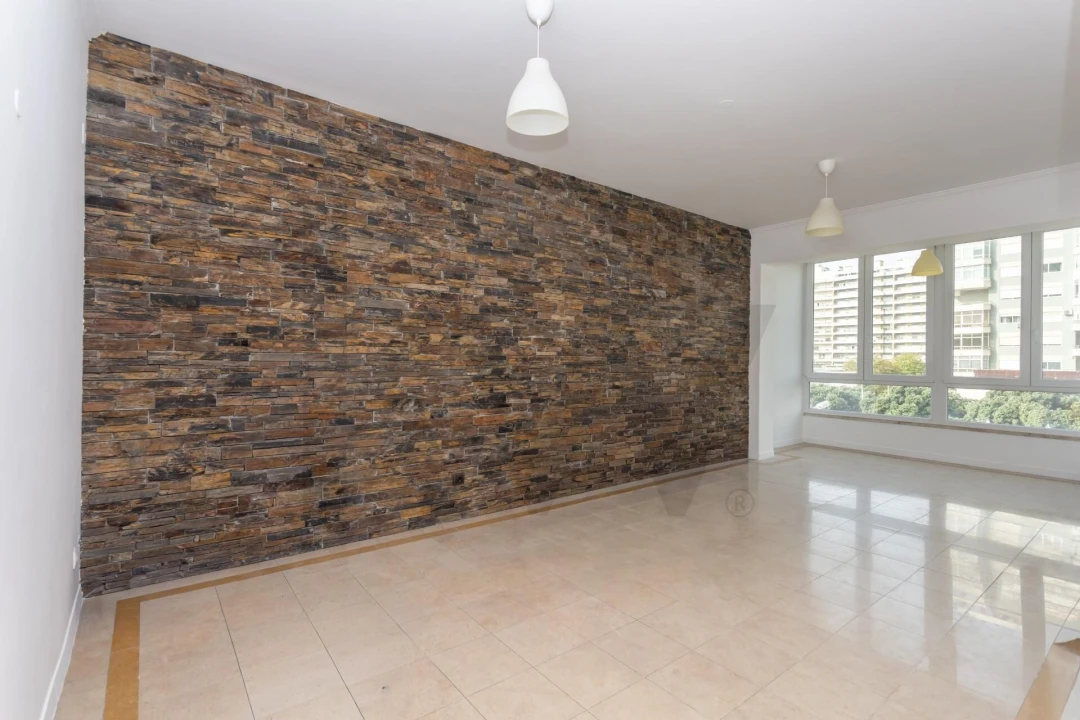 Apartamento T4 para Arrendamento em Almada, Cova da Piedade, Pragal e Cacilhas Foto 3