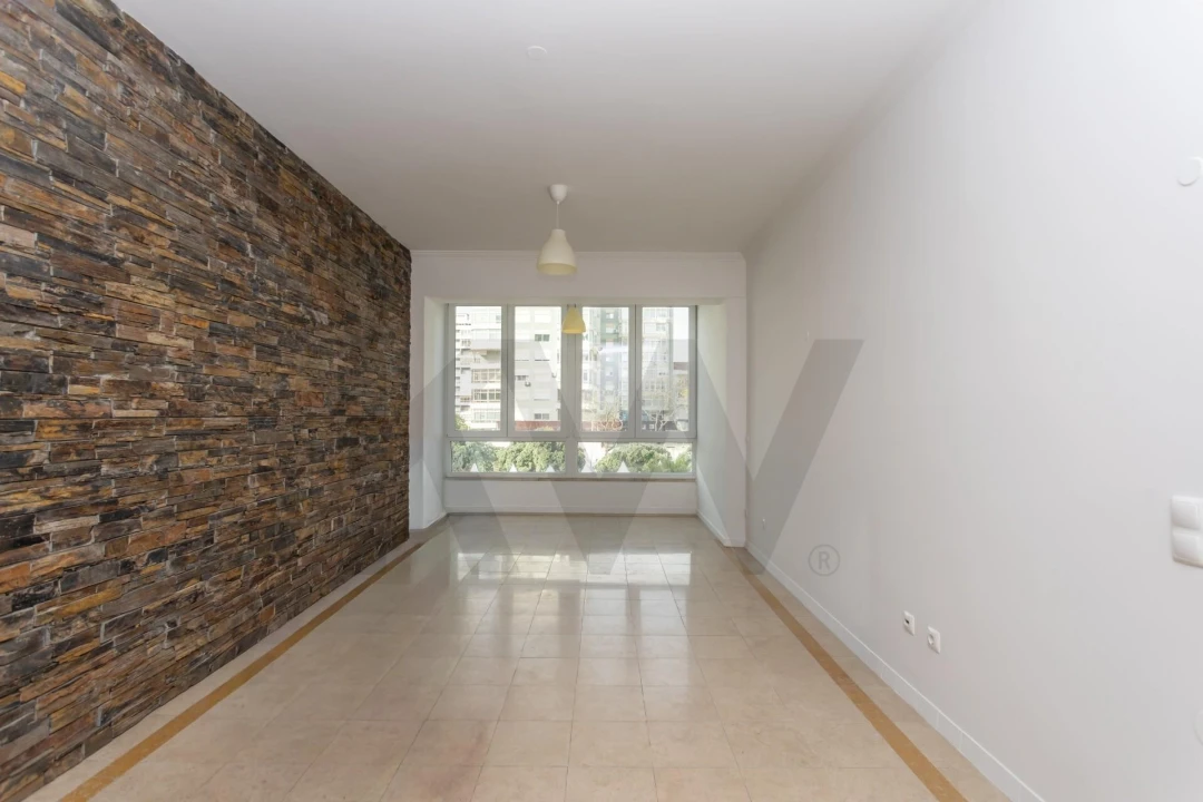 Apartamento T4 para Arrendamento em Almada, Cova da Piedade, Pragal e Cacilhas Foto 8