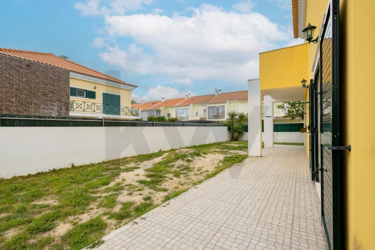 Moradia T5 para Venda em Azeitão (São Lourenço e São Simão) Foto 41