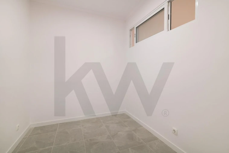 Escritório para Venda em Massamá e Monte Abraão Foto 11