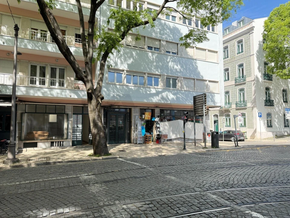 Loja para Arrendamento em Campo de Ourique Foto 14
