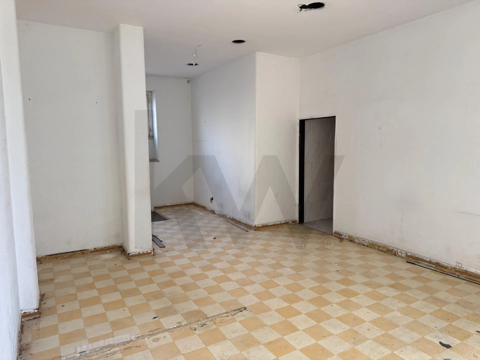 Loja para Arrendamento em Campo de Ourique Foto 8