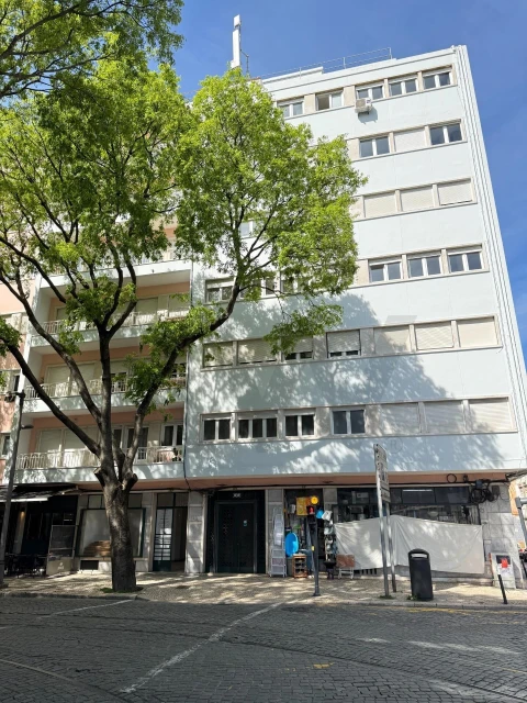 Loja para Arrendamento em Campo de Ourique