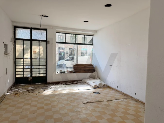 Loja para Arrendamento em Campo de Ourique Foto 2