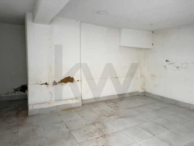 Loja para Arrendamento em Campo de Ourique Foto 7