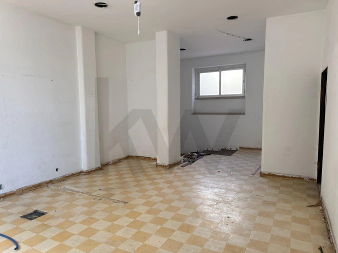 Loja para Arrendamento em Campo de Ourique Foto 9