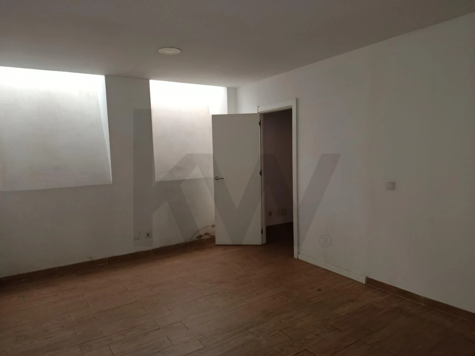 Loja para Arrendamento em Areeiro Foto 15