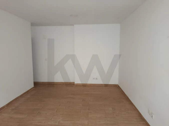 Loja para Arrendamento em Areeiro Foto 16