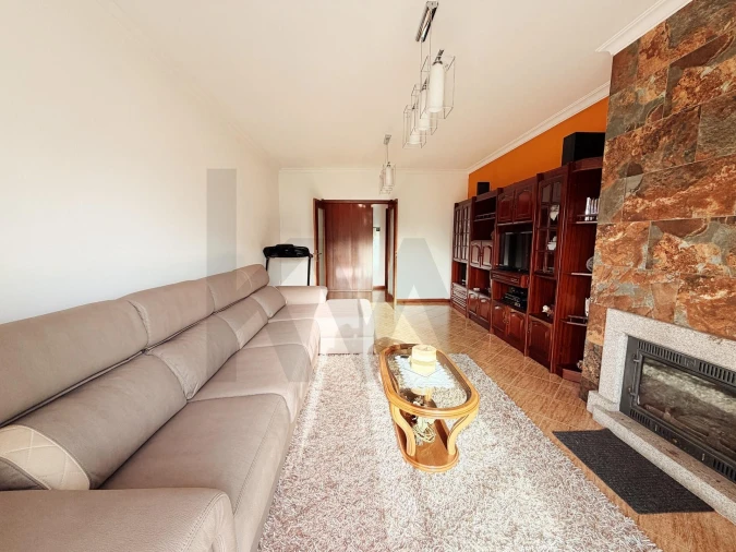 Apartamento T2 para Venda em Loureiro Foto 6