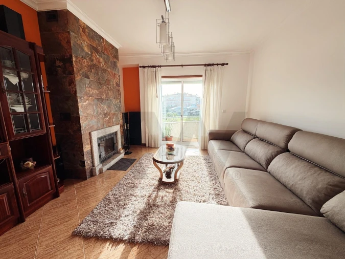 Apartamento T2 para Venda em Loureiro Foto 4