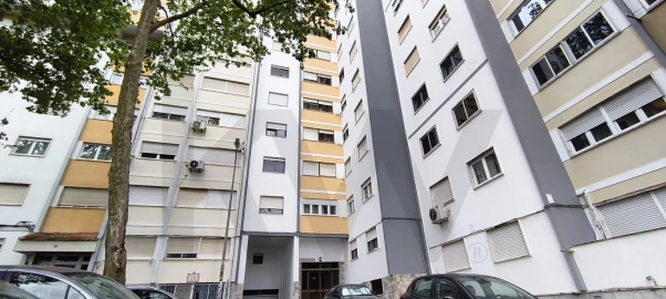 Apartamento T2 para Venda em Massamá e Monte Abraão