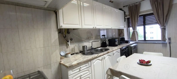 Apartamento T2 para Venda em Massamá e Monte Abraão