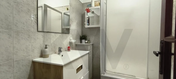 Apartamento T2 para Venda em Massamá e Monte Abraão