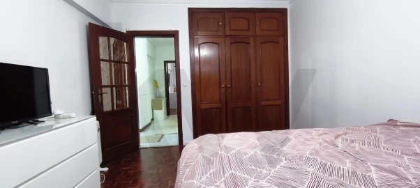 Apartamento T2 para Venda em Massamá e Monte Abraão