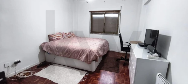 Apartamento T2 para Venda em Massamá e Monte Abraão