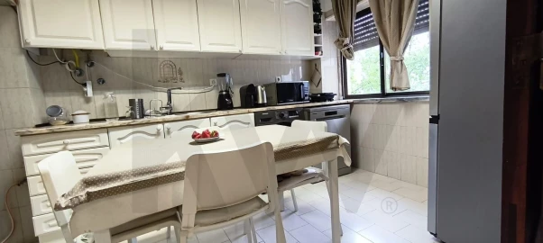 Apartamento T2 para Venda em Massamá e Monte Abraão