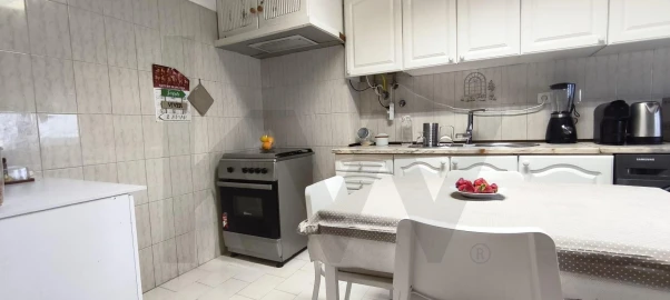 Apartamento T2 para Venda em Massamá e Monte Abraão